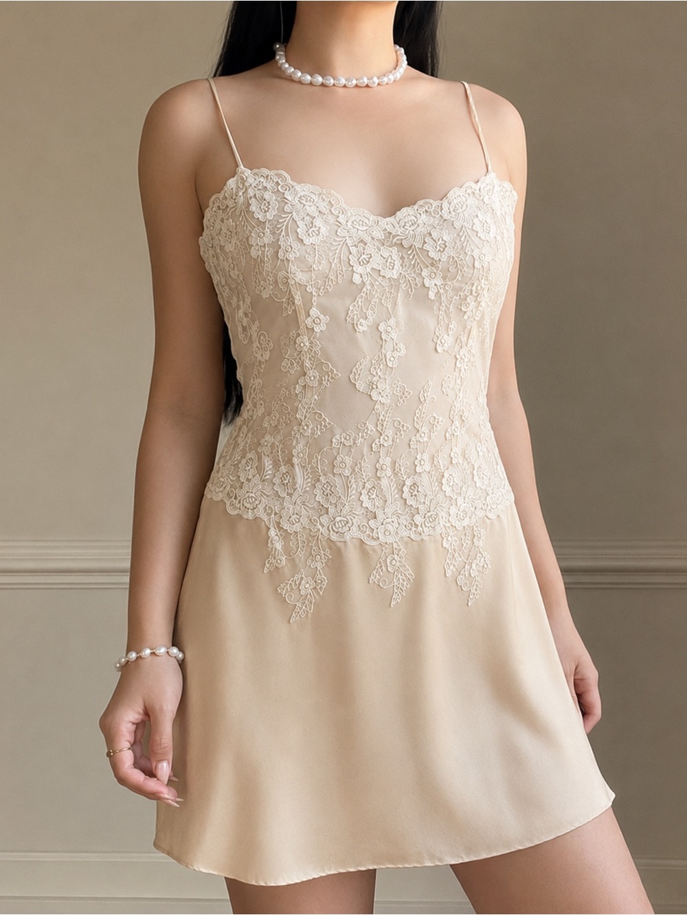 Victoria's Secret Lace & Silk Slip Adjustable Shoulder Straps Cream Beige Size M